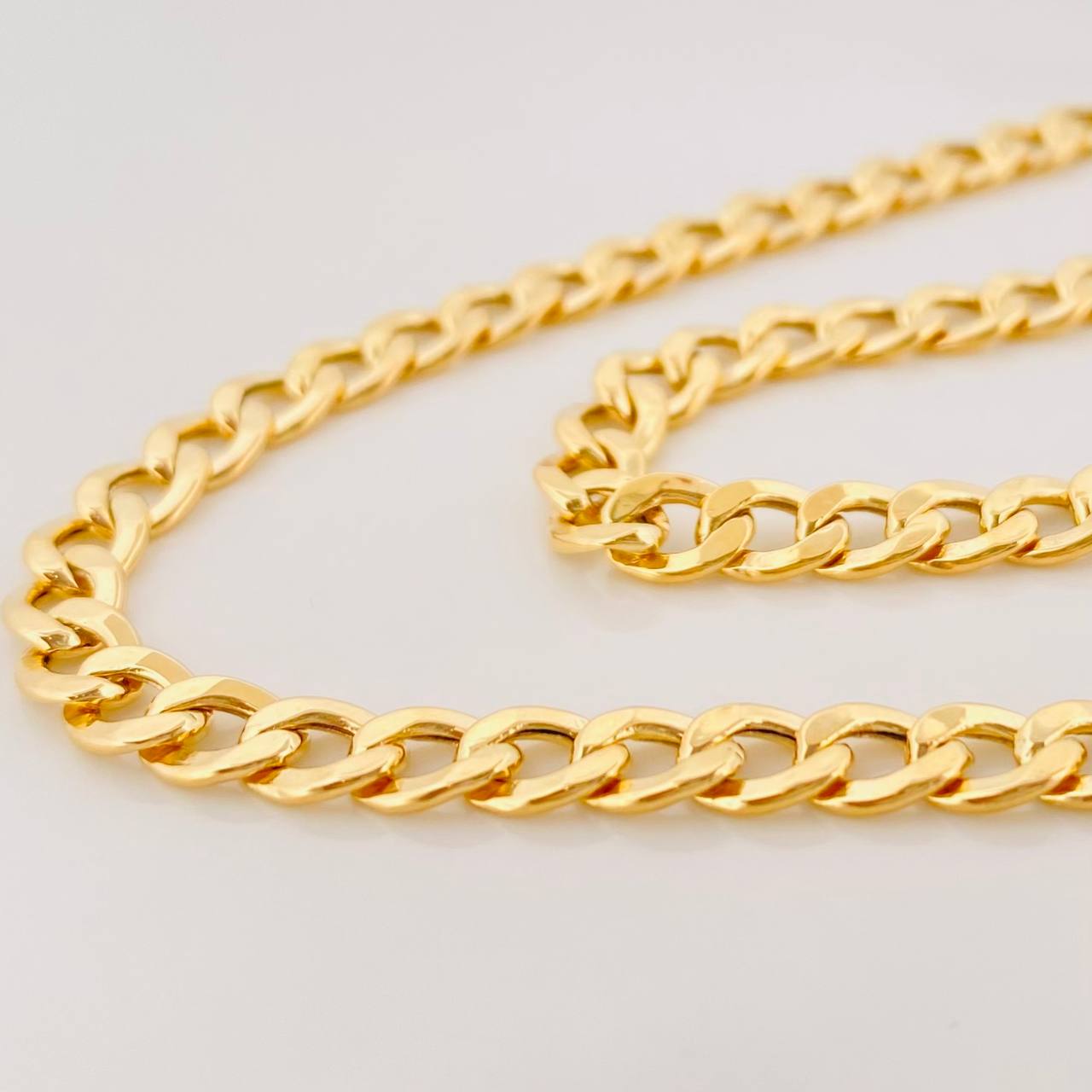 Cadena Cubana 9.95g / 60cm / 4.83mm Oro Amarillo 18K