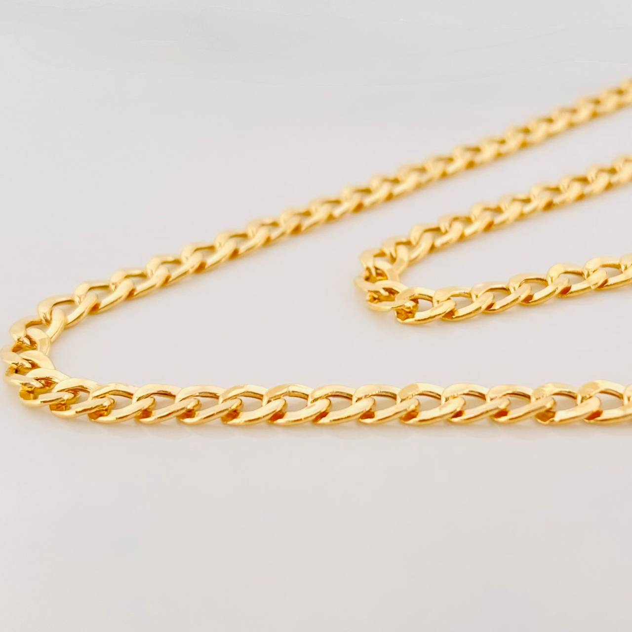 Cadena Cubana 7.35g / 60cm / 3.39mm Oro Amarillo 18K