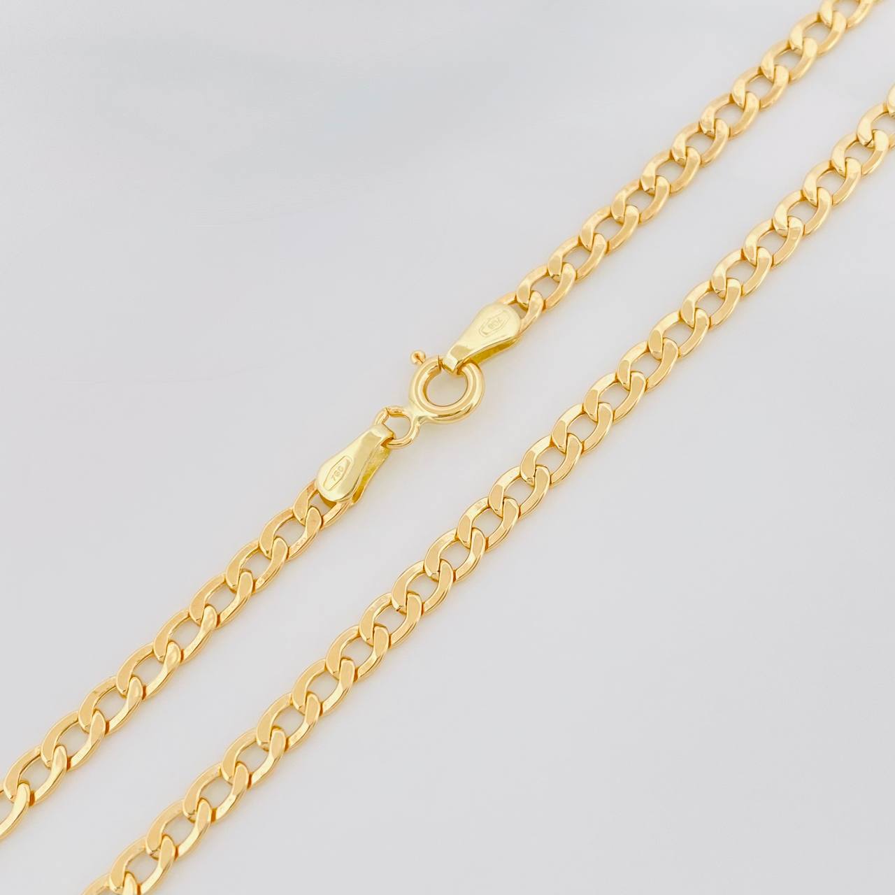 Cadena Cubana 4.1g / 60cm / 3.19mm Oro Amarillo 18K