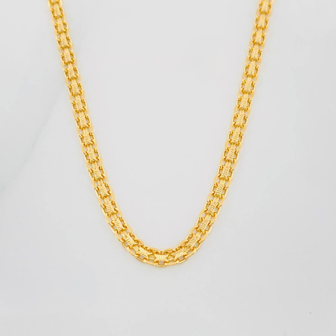 Cadena China 7.2g / 60cm / 2.42mm Oro Amarillo 18K