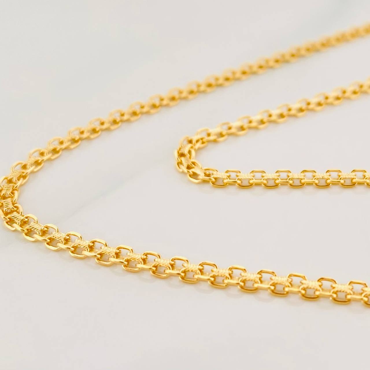 Cadena China 7.2g / 60cm / 2.42mm Oro Amarillo 18K