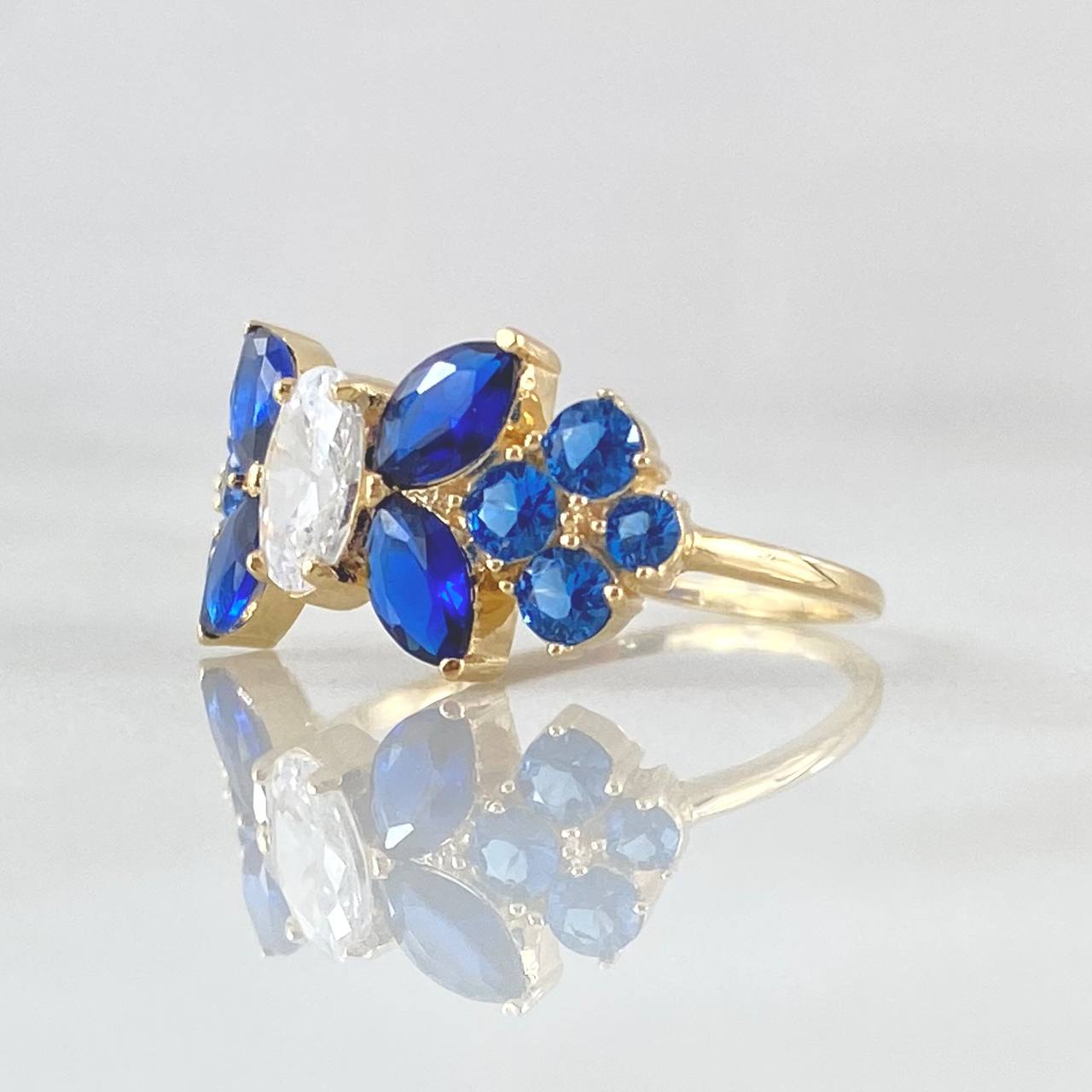 Anillo Flores Victorianas 2.4gr / T5 1/4 / Nac.Esp. Oro 18K