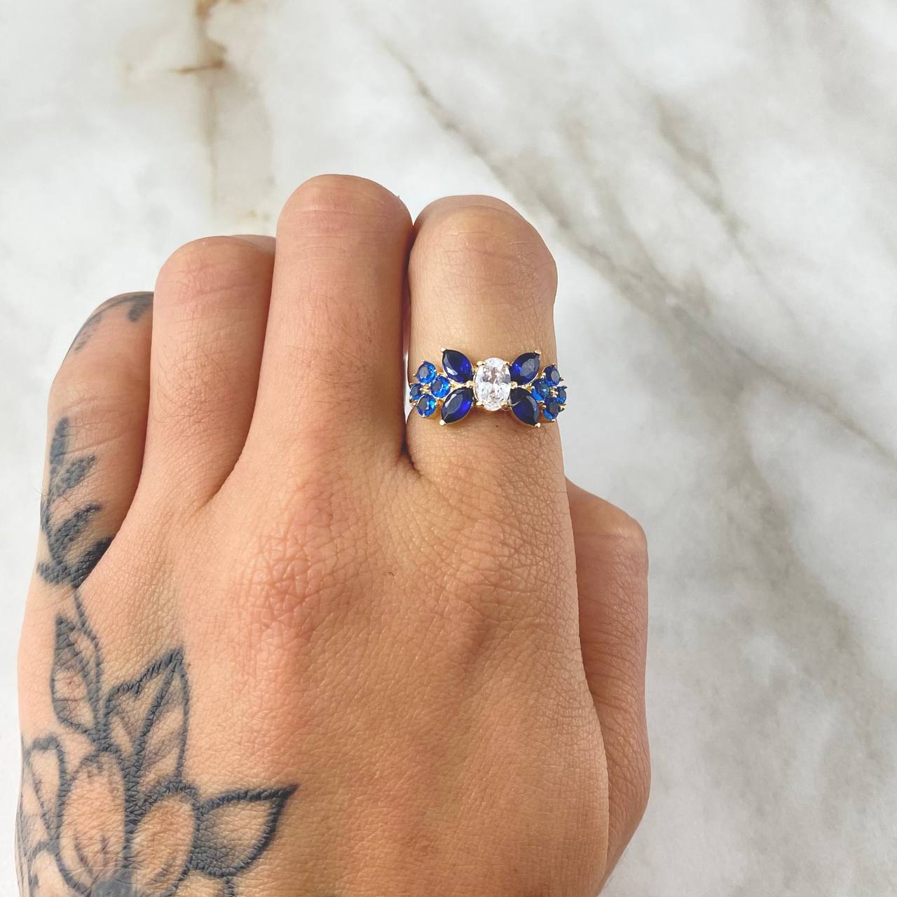 Anillo Flores Victorianas 2.4gr / T5 1/4 / Nac.Esp. Oro 18K