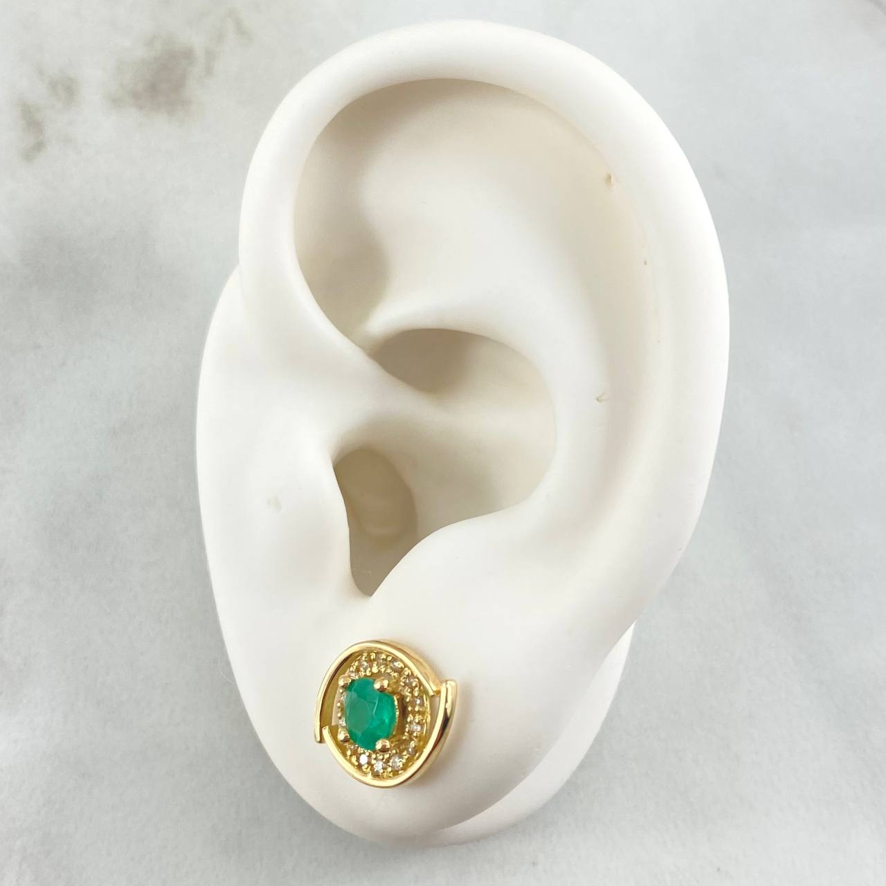 Topos Ojo Abierto Esmeralda 79pts Diamante 5pts 3.05gr / Oro 18K ©