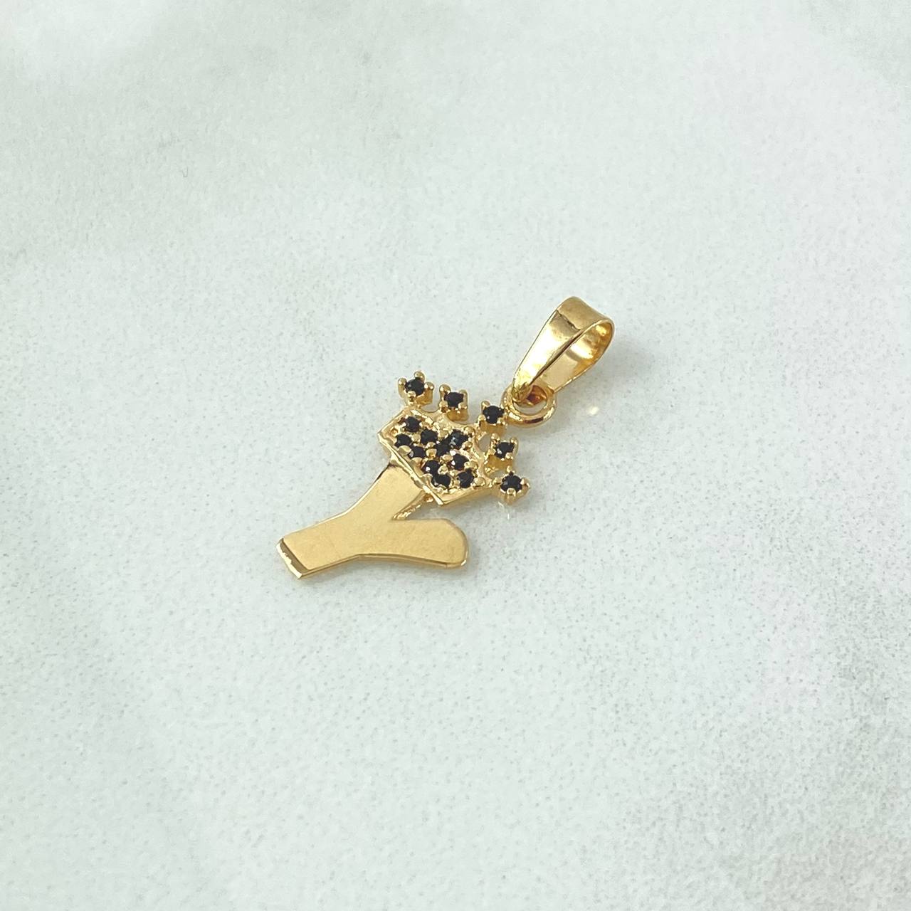 Dije Letra Y Corona 0.9gr / 2.3cm / Circones Negros Oro Amarillo 18K