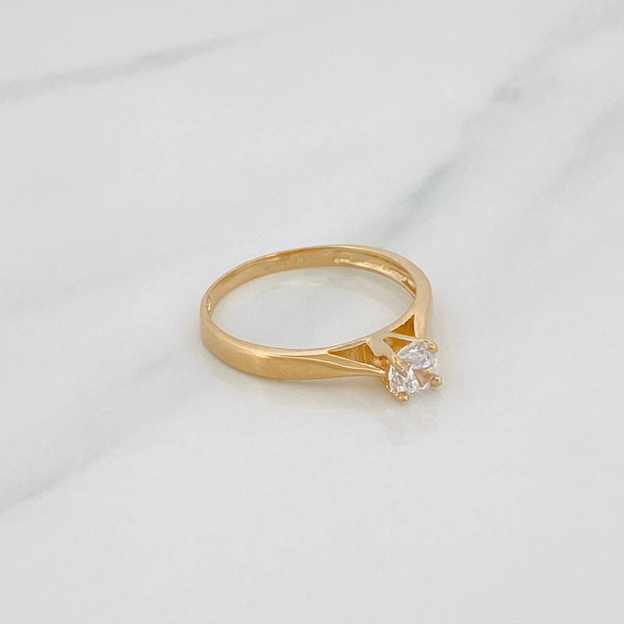 Anillo Solitario 1.85 g / T5 1/2 Oro Amarillo 18K
