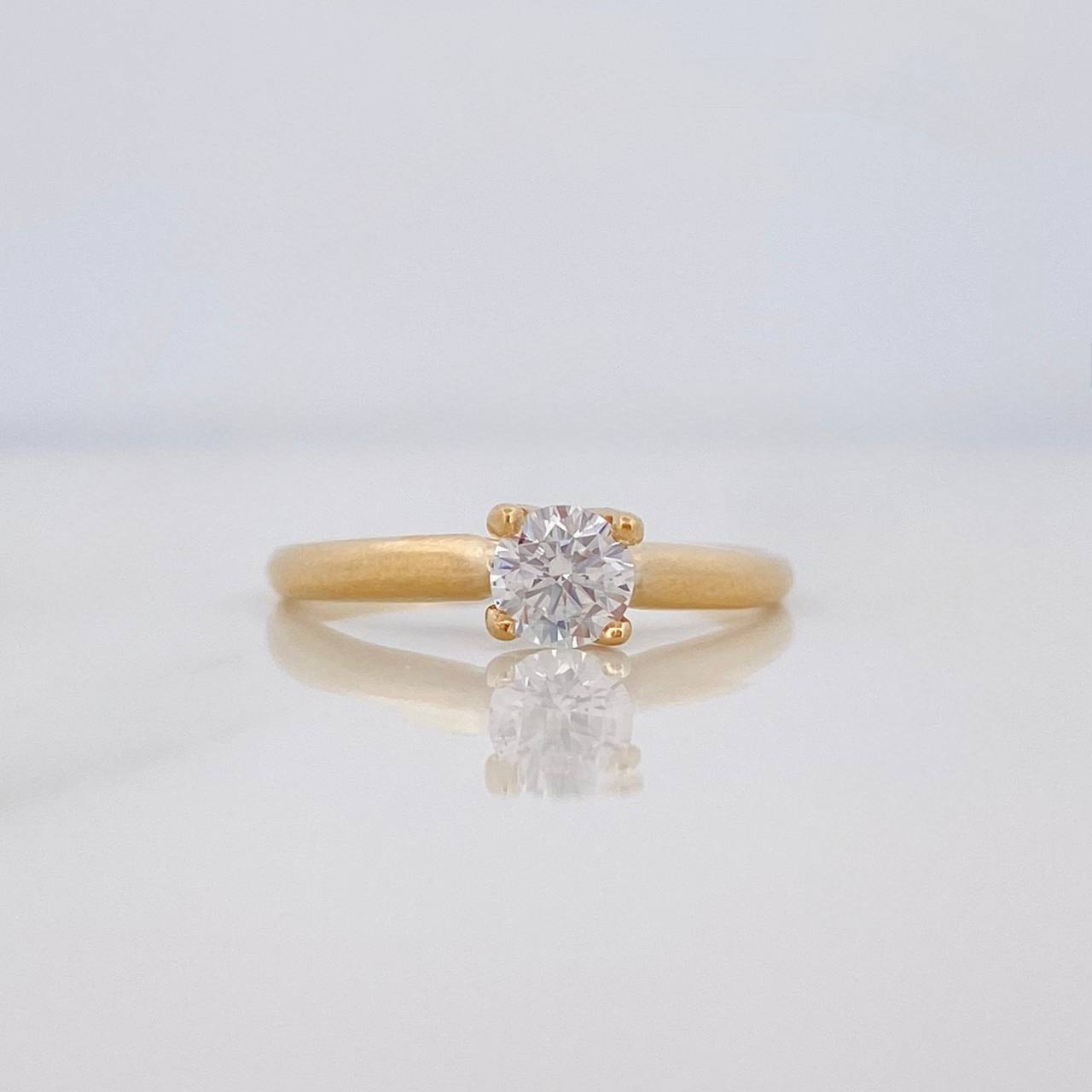 Anillo Solitario 1.65 g / T6 Oro Amarillo 18K