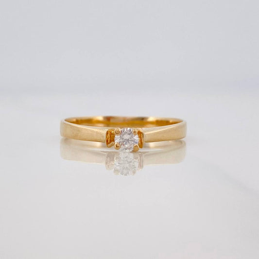 Anillo Solitario 1.6 g / T6 Oro Amarillo 18K