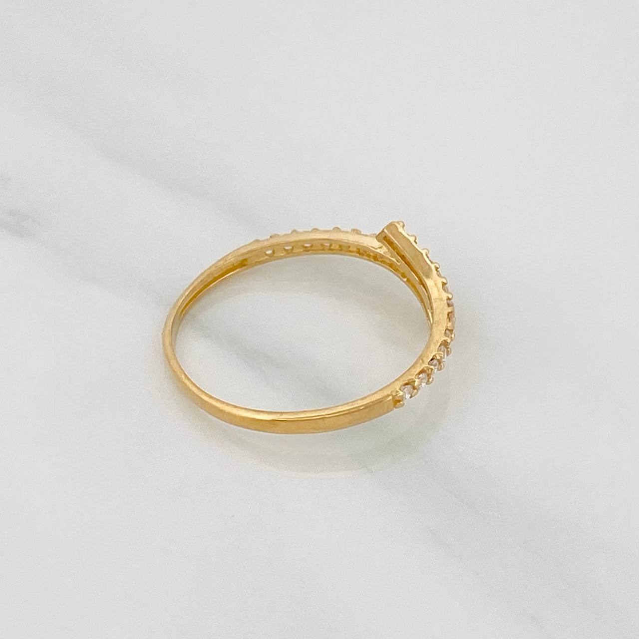 Anillo Lineas Cruzadas 1.35 g / T7 3/4 Oro Amarillo 18K