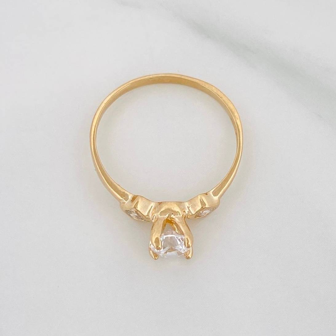 Anillo Solitario Trio 1.5 g / T6 Oro Amarillo 18K