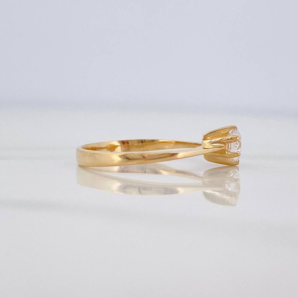 Anillo Solitario 2.1 g / T5 1/0 Oro Amarillo 18K