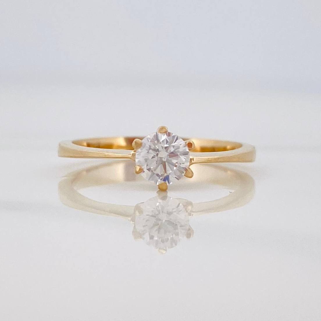 Anillo Solitario 1.45 g / T7 1/4 Oro Amarillo 18K