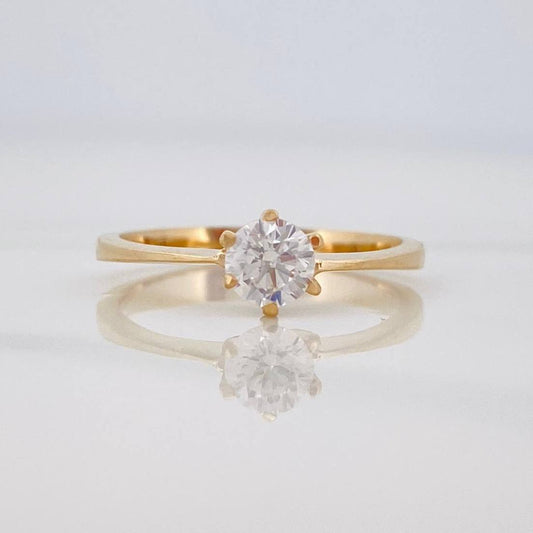 Anillo Solitario 2.1 g / T5 1/0 Oro Amarillo 18K