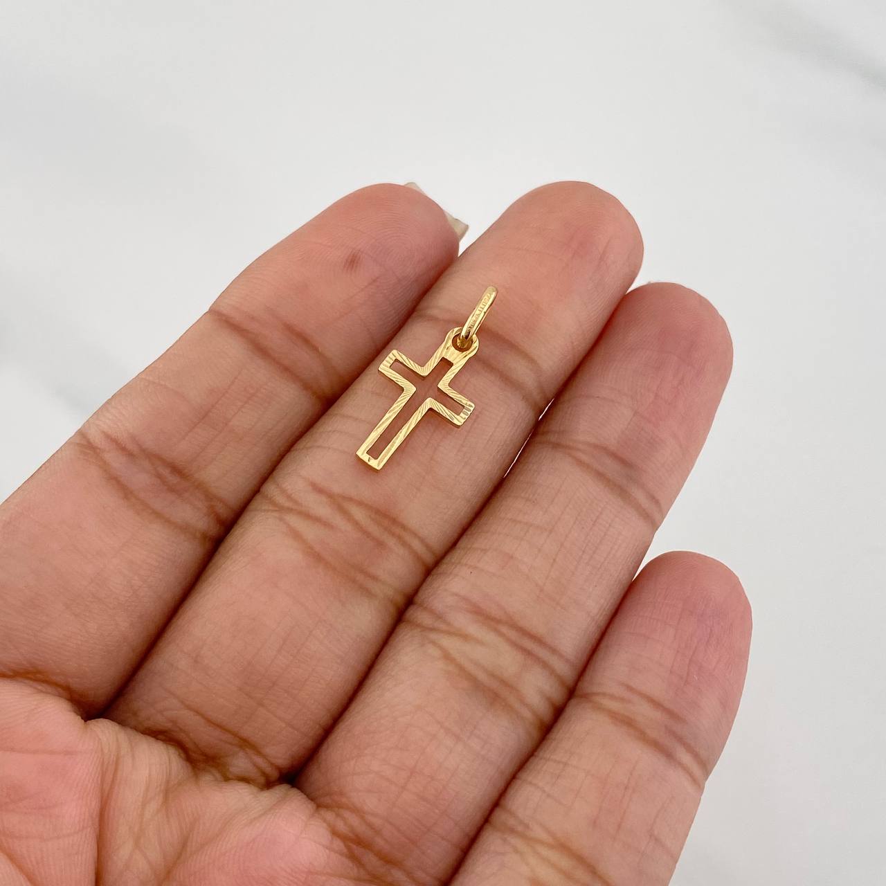 Dije Cruz 0.7g / 2cm Oro Amarillo 18K