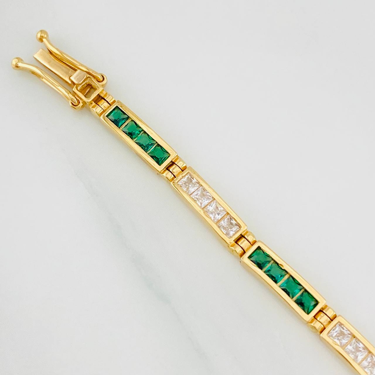 Pulso Tenis Rectangular 10.8g / 19.6cm / 3.3mm Oro Amarillo 18K