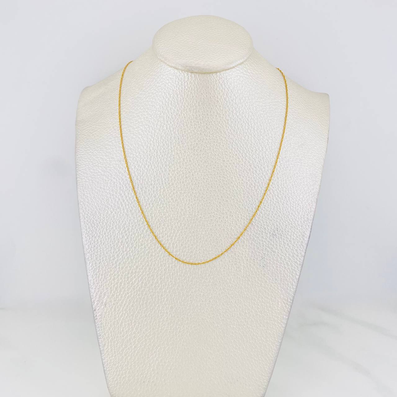 Cadena Singapur 0.9g / 40cm / 0.83mm Oro Amarillo 18K