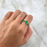 Anillo Solitario Ovalado Carril 4.15gr / T6 3/4 / Esmeraldas 89pts Oro Amarillo 18K (Joya) ©