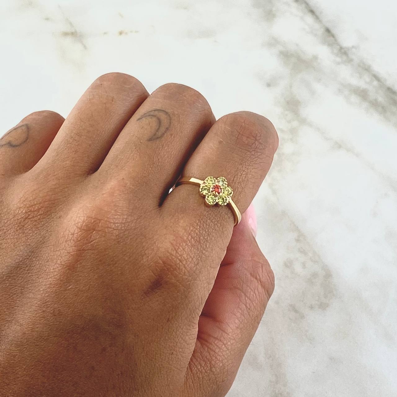 Anillo Flor 2.2gr / T6 1/2 / Circones Amarillos - Naranja Oro Amarillo 18K ©