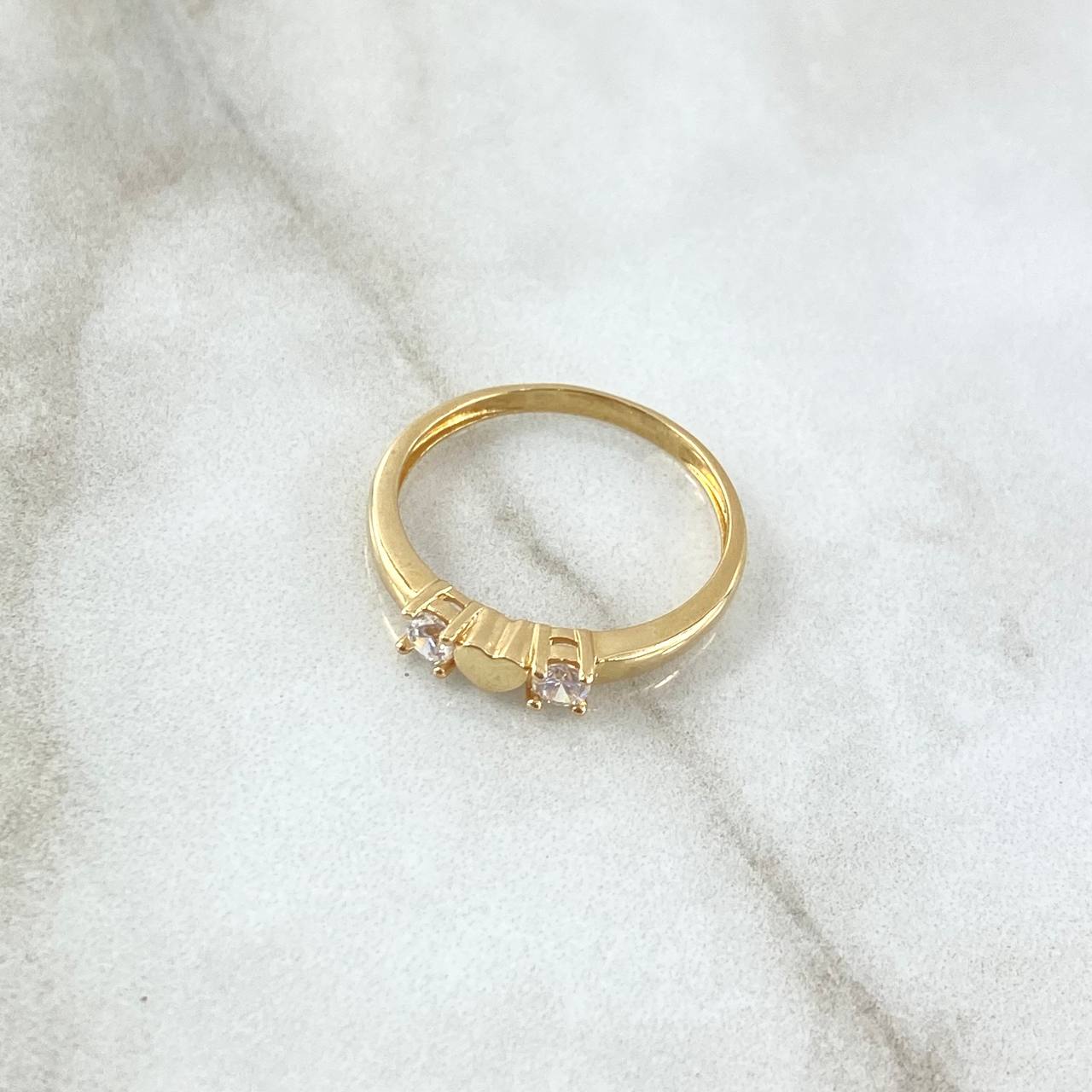 Anillo Corazon Atrapado 2.05gr / T7 / Circones Blancos Oro Amarillo 18K ©