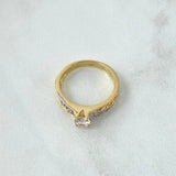 Anillo Solitario Lateral Filigrama 3.15gr / T5 3/4 / Circones Blancos Oro Amarillo 18K ©