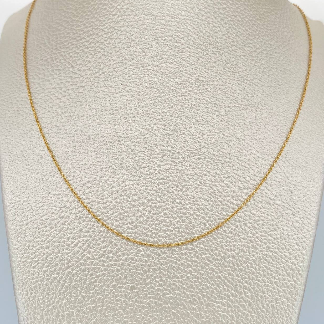 Cadena Aro Seguido 1.3gr / 45.4cm / 0.57mm Oro Amarillo +3 18K $