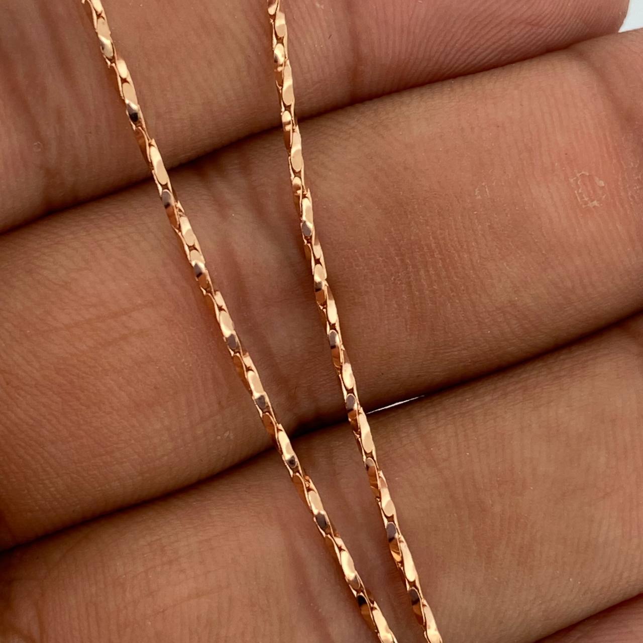 Cadena Cardono Entorchada 6.3gr / 70.3cm / 1.12mm Oro Rosa +4 18K $