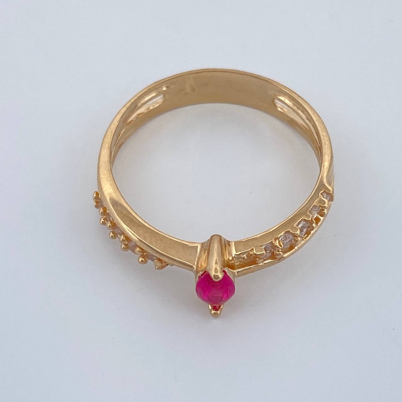 Anillo Solitario Rombo 2.7gr / T7 / Oro Amarillo 18K %
