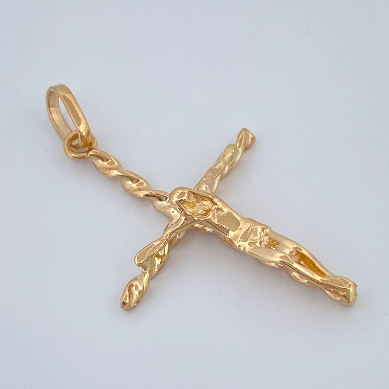 Dije Cruz Cristo 1.7gr / 3.4cm / Oro Amarillo 18K %