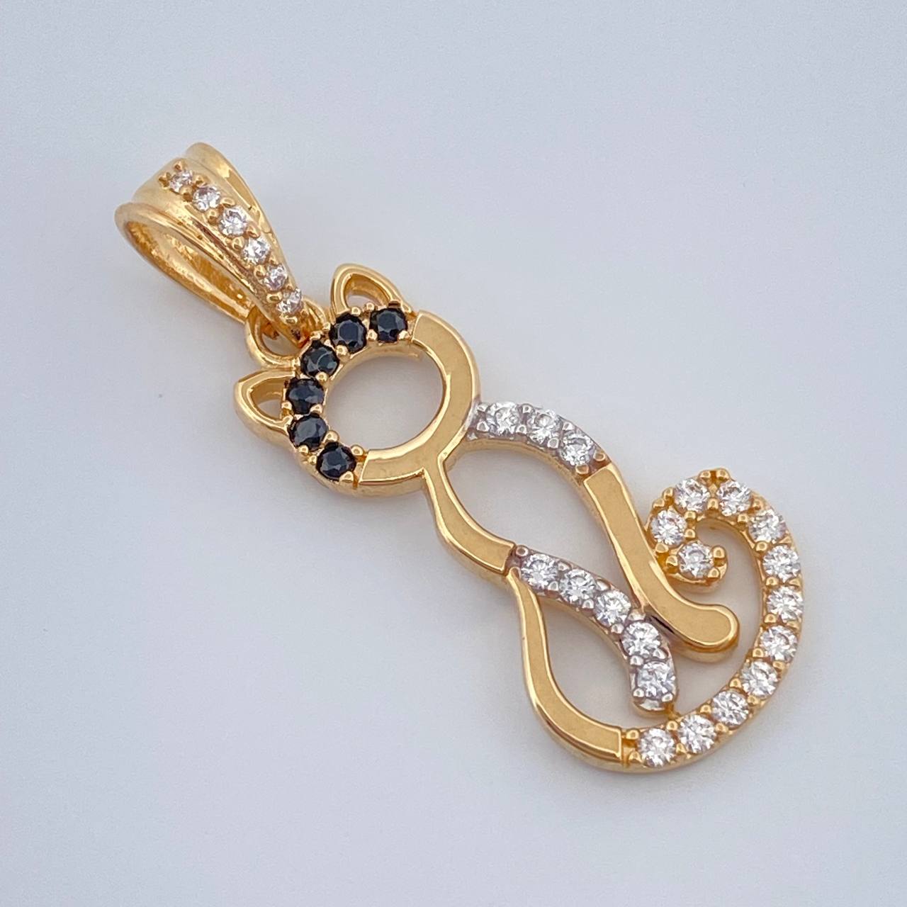 Dije Silueta Gato 1.75gr / 2.8cm / Dos Oros Amarillo Blanco 18K %