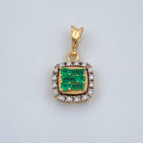 Dije Cuadrado Esmeralda 16 Pts Diamantes 08 Pts 1.4gr / 1.7cm / Oro Amarillo 18K %