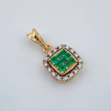 Dije Cuadrado Esmeralda 16 Pts Diamantes 08 Pts 1.4gr / 1.7cm / Oro Amarillo 18K %