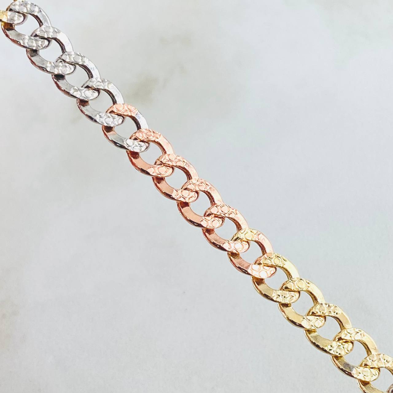 Pulso Cubano 7.6gr / 20cm / Tres Oros 14K Italy ©