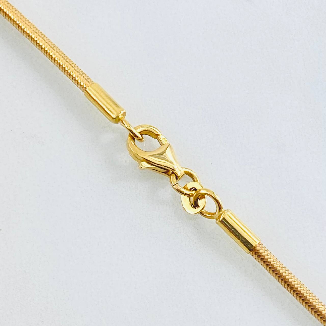 Cadena Reticulada 5.6gr / 45cm / 2.4mm Oro Amarillo +4