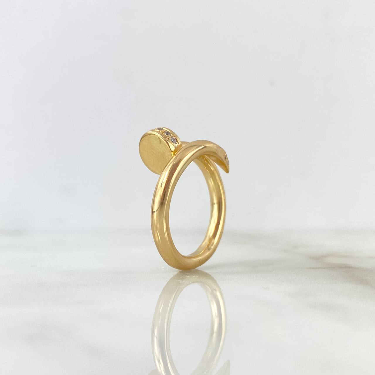 Anillo Clavo 5.2gr / T7 / Circones Blancos Oro Amarillo