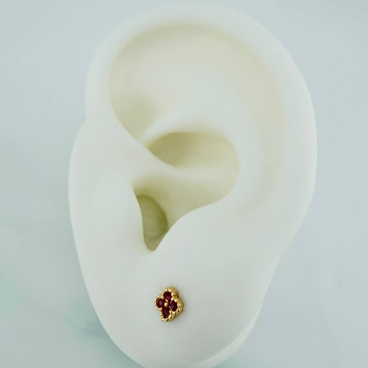 Topos Mini Trebol 0.65 g / 3.68 mm Oro Amarillo 18K