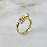 Anillo Clavo CT 3.6gr / T8 1/2 / Circones Blancos Dos Oros Amarillo Blanco