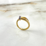 Anillo Clavo CT 3.85gr / T7 1/2 / Circones Blancos Dos Oros Amarillo Blanco