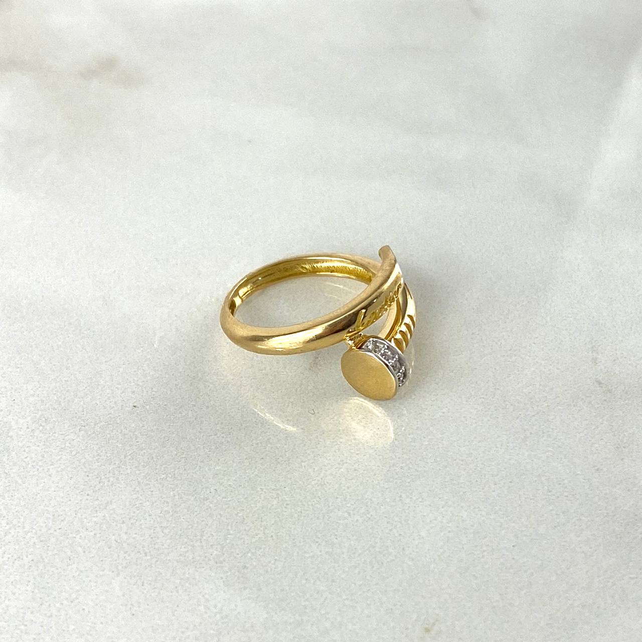 Anillo Clavo CT 3.6gr / T8 1/2 / Circones Blancos Dos Oros Amarillo Blanco