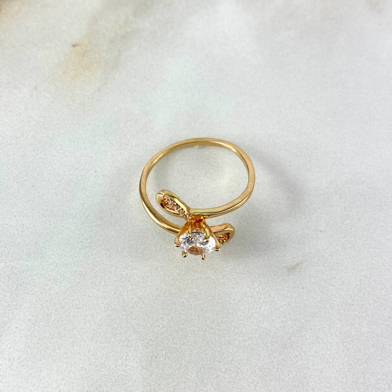 Anillo Solitario Gemisis 2.65gr / T7 1/4 / Circones Blancos Oro Amarillo