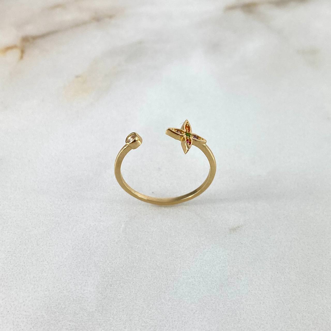 Anillo Estrella 1.35gr / T7 1/2 / Circones Blanco Colores Oro Amarillo