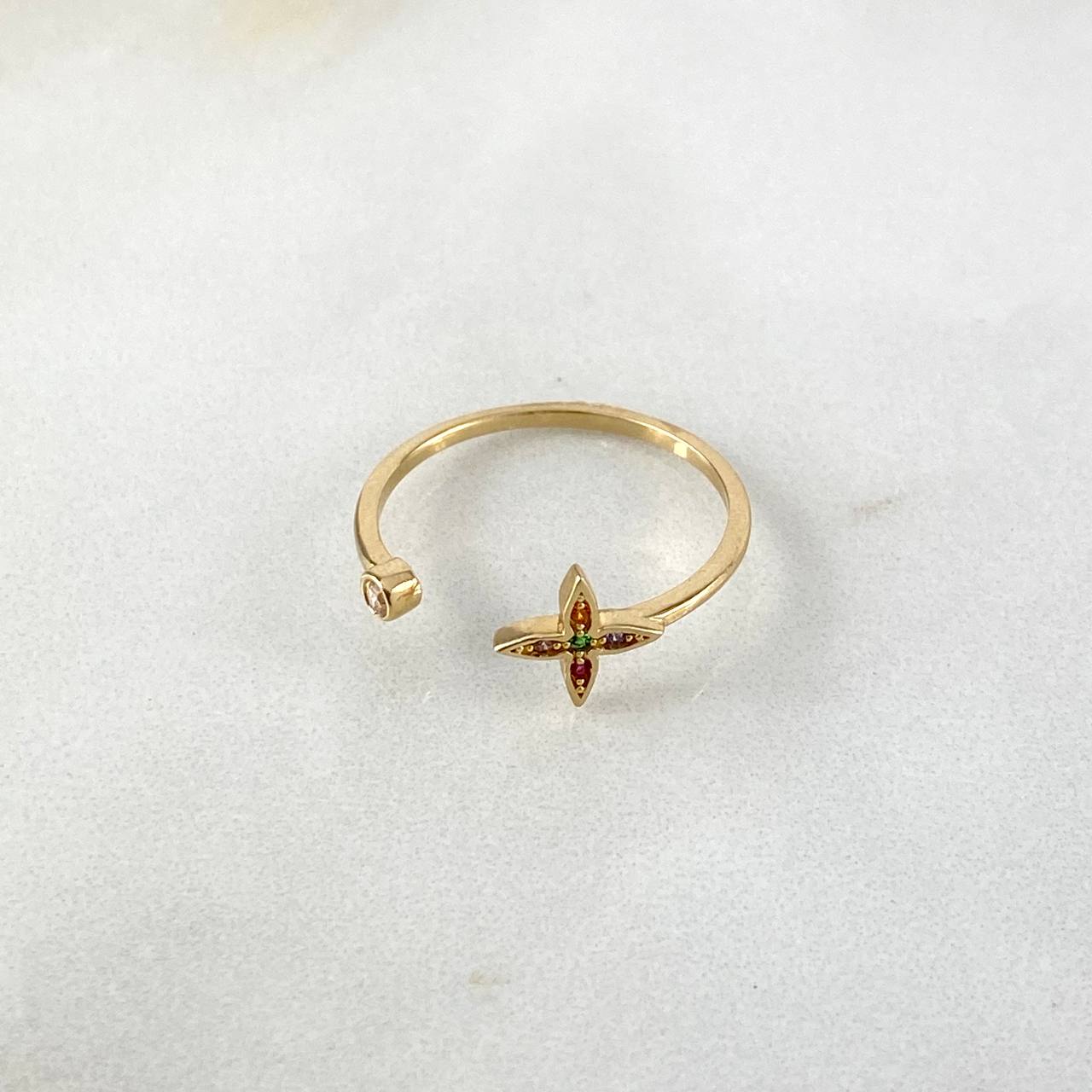 Anillo Estrella 1.35gr / T7 1/2 / Circones Blanco Colores Oro Amarillo