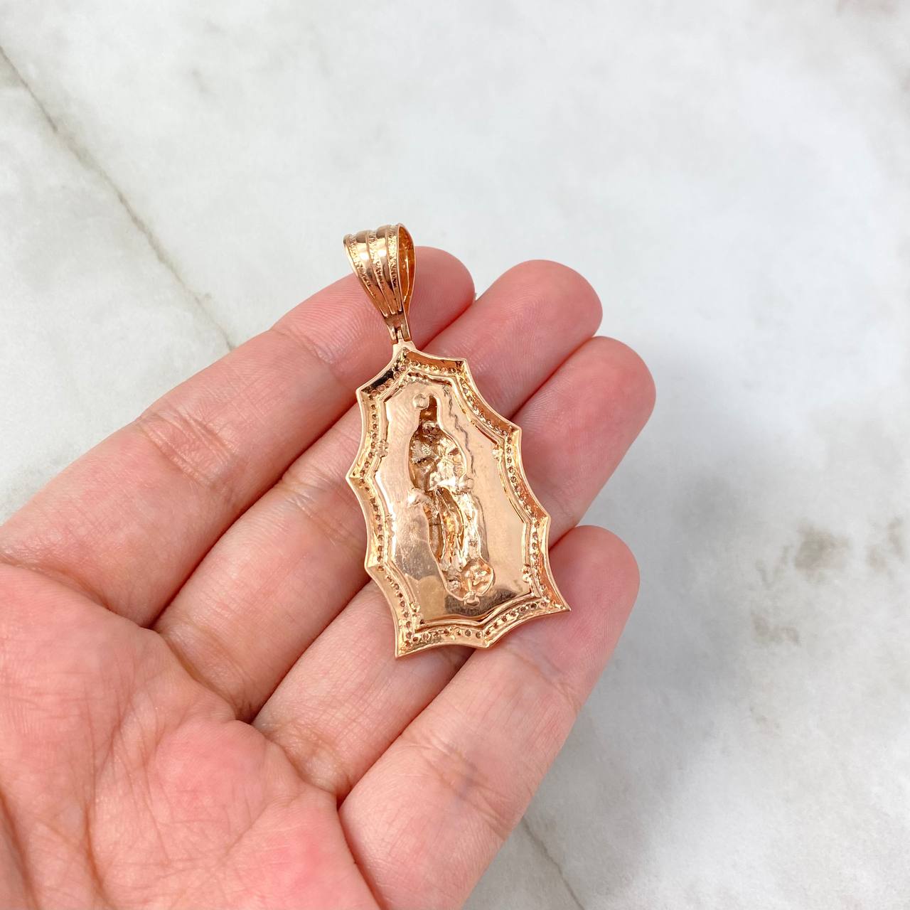 Dije Virgen de Guadalupe 9.2gr / 5cm / Circones Blancos Oro Rosa