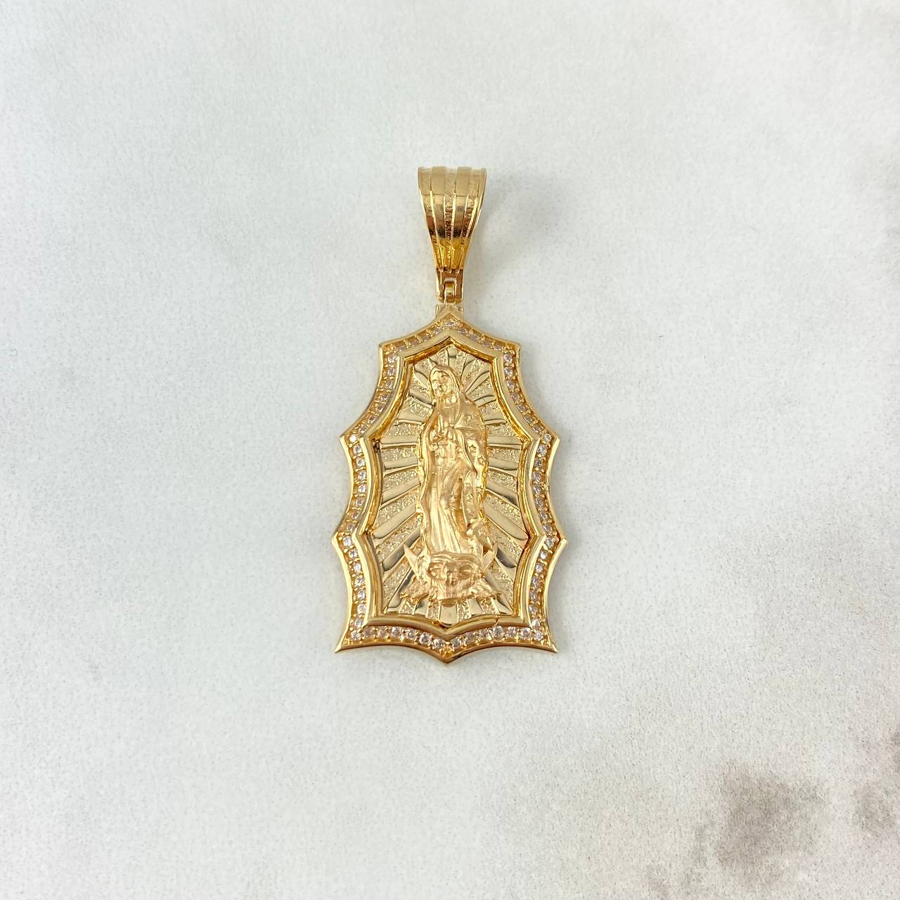Dije Virgen de Guadalupe 6.95gr / 4.2cm / Circones Blancos Oro Amarillo