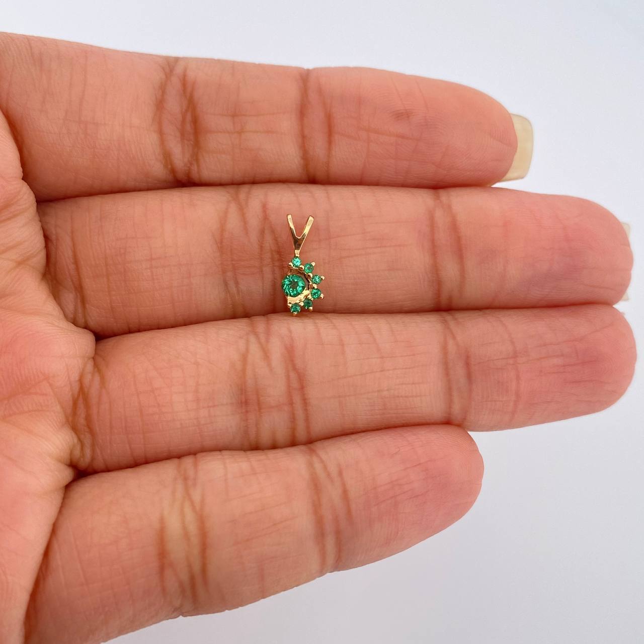 Dije Zaira Esmeralda 0.45gr / 1.2cm / Oro Amarillo 18K %