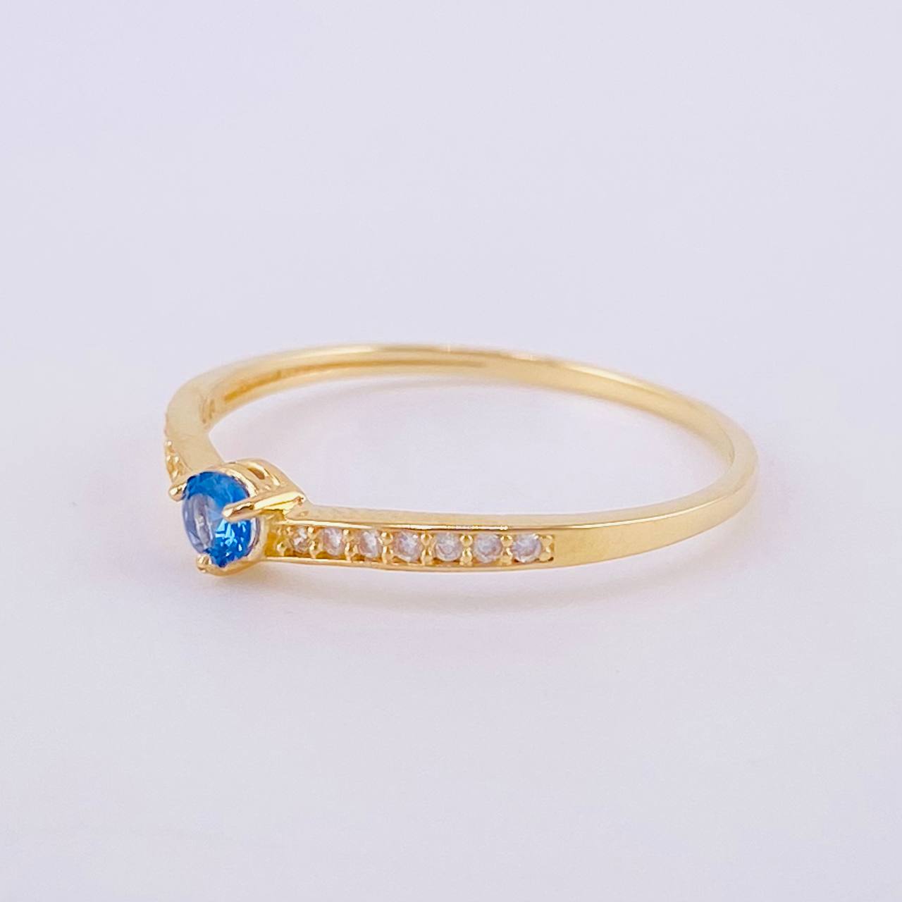 Anillo Solitario V Tupido 1.15g / T7 1/4 Oro Amarillo 18K