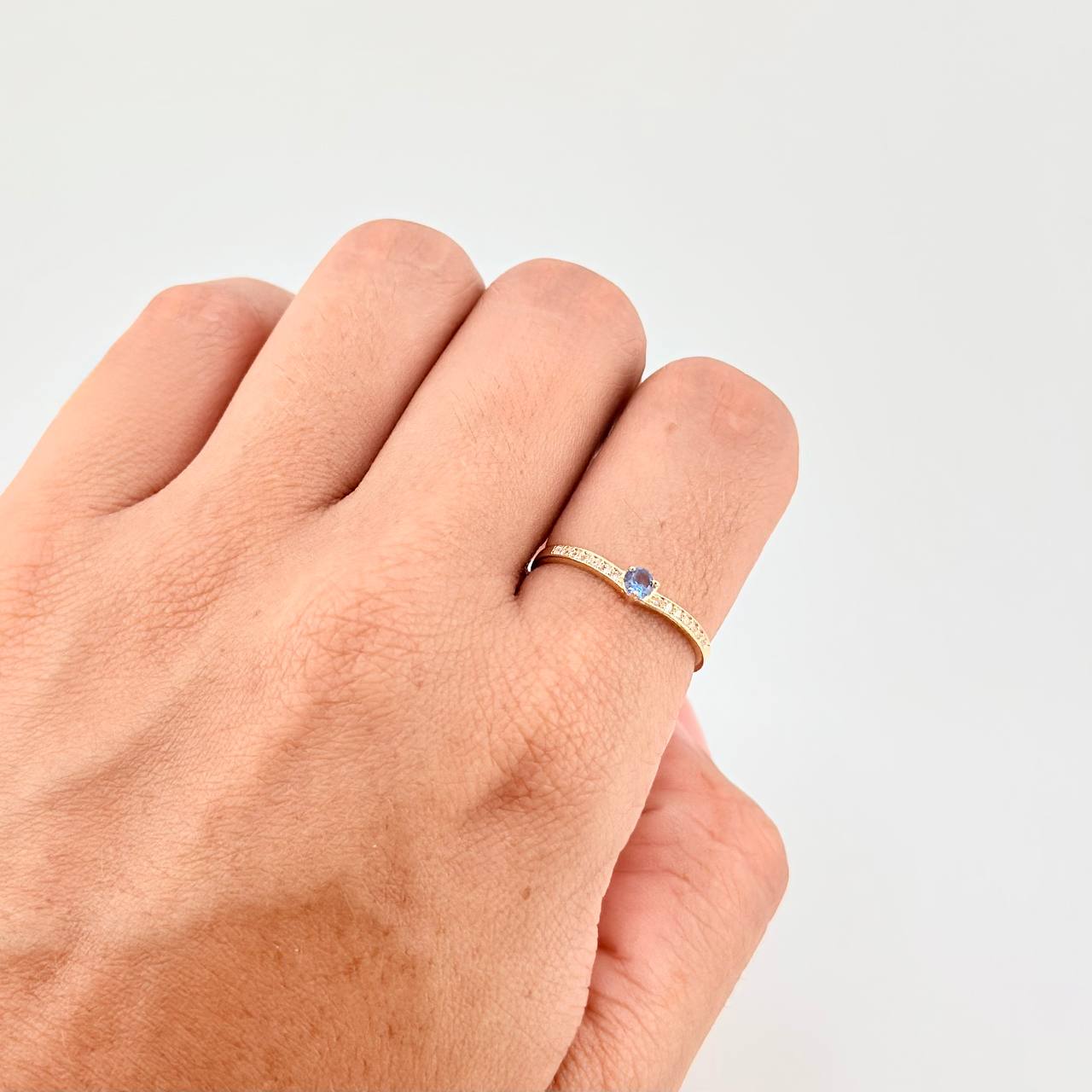Anillo Solitario V Tupido 1.15g / T7 1/4 Oro Amarillo 18K
