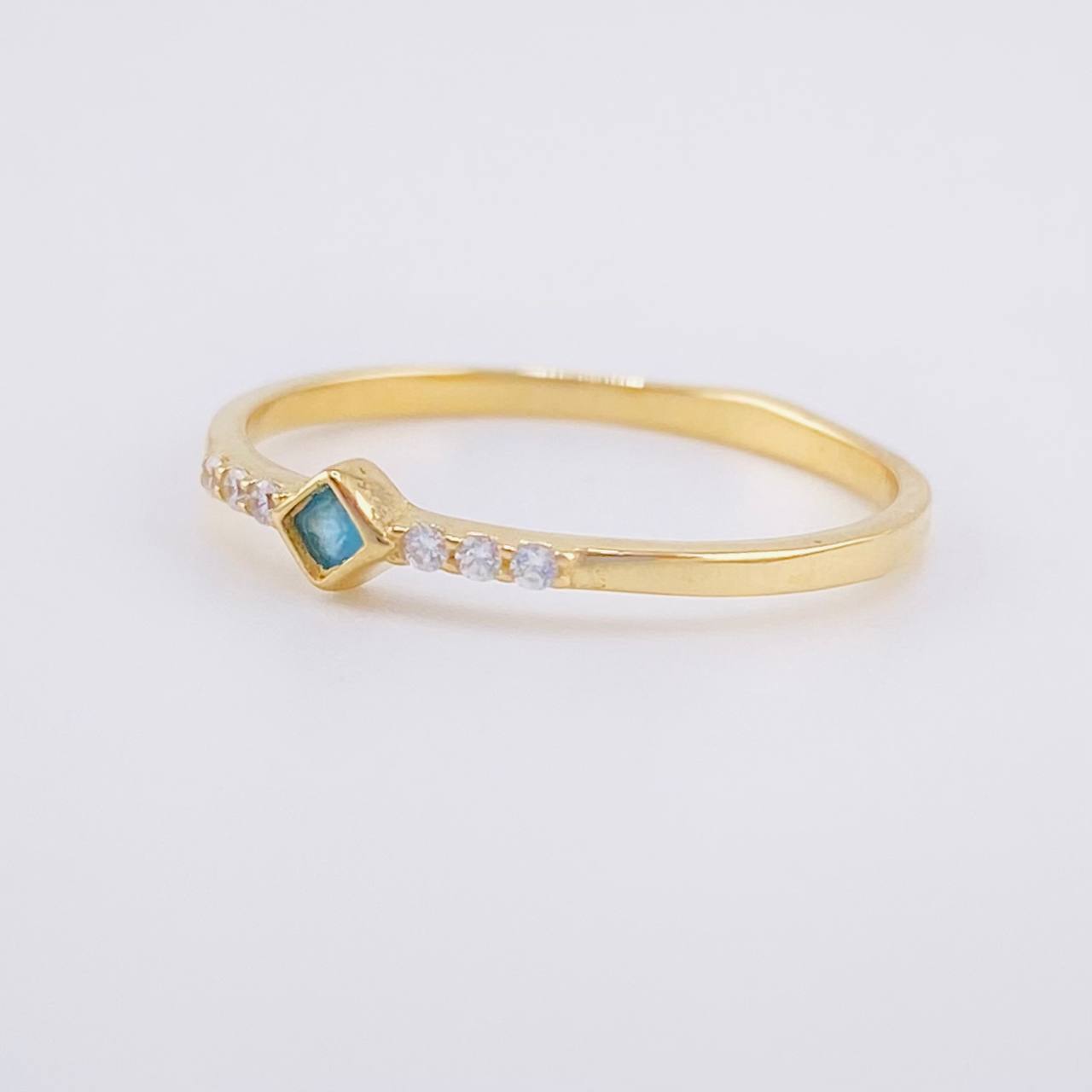 Anillo Rombo Tupido 1.35g / T7 3/4 Oro Amarillo 18K