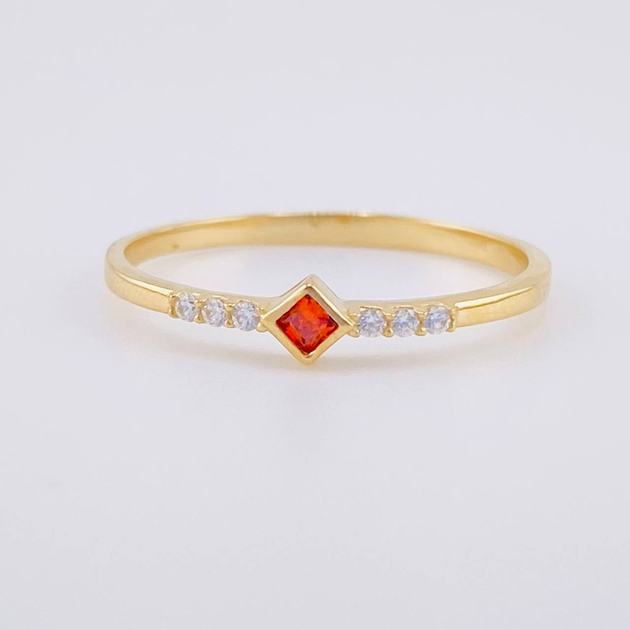 Anillo Rombo Tupido 1.45g / T8 1/2 Oro Amarillo 18K