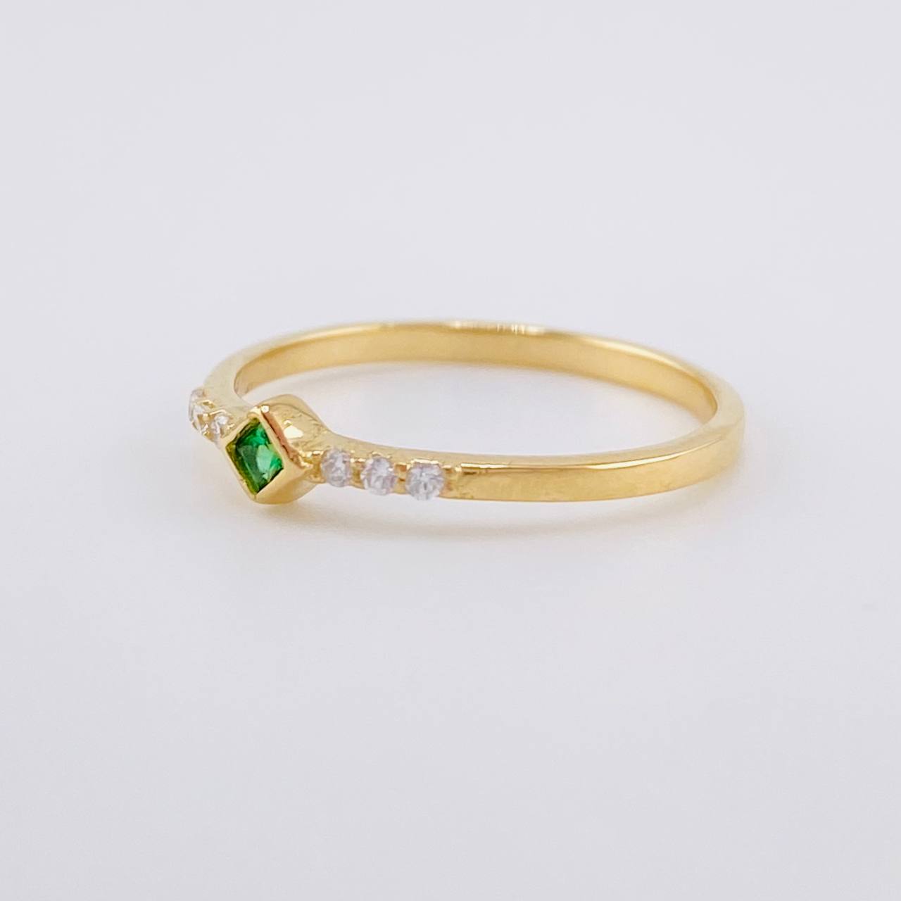 Anillo Rombo Tupido 1.25g / T5 1/2 Oro Amarillo 18K