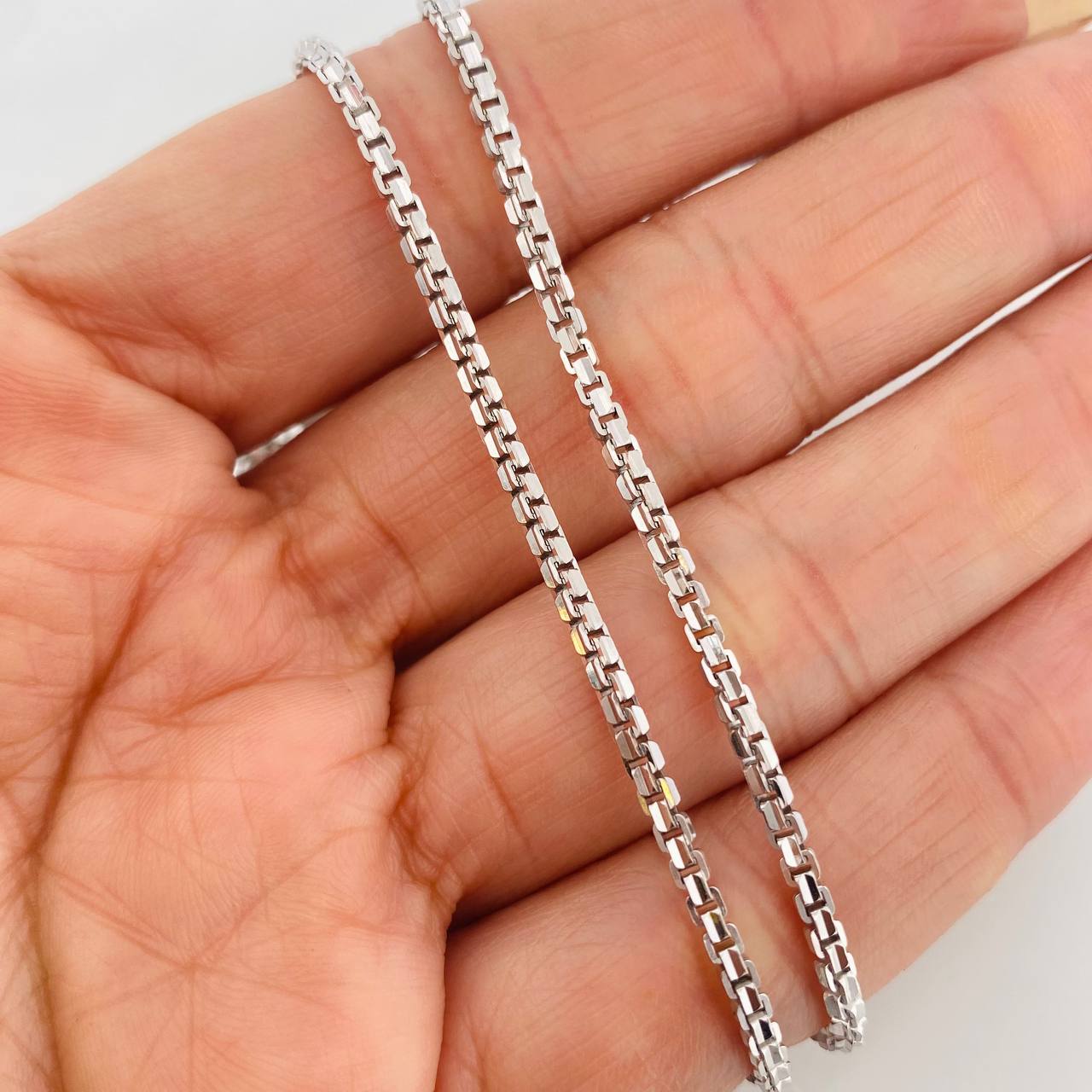 Cadena Veneciana 19.1g / 65cm / 4.3mm Oro Blanco 18K